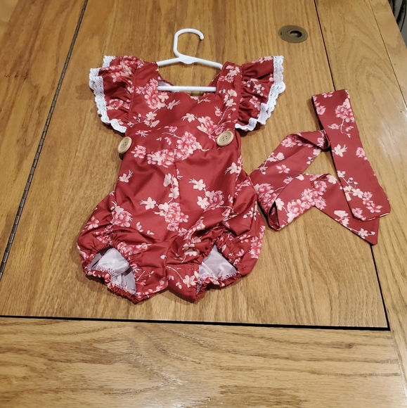 Newborn Floral Romper with matching ribbon for head. NWOT - Picture 8 of 16